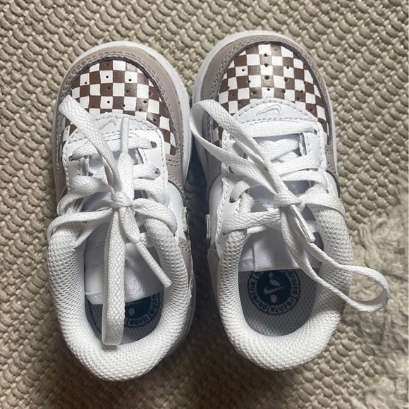 checkered af1